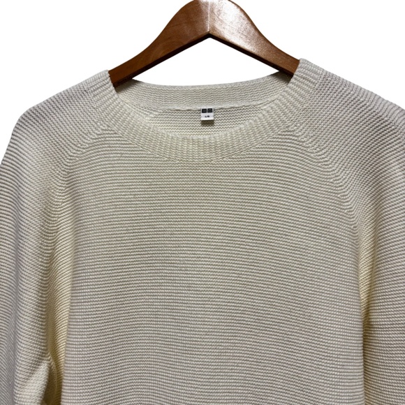 Uniqlo | Women's Cream Knit Crew Neck Sweater - Picture 4 of 9